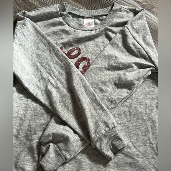Women’s small 3-5 sweatshirt in perfect condition never worn. - Picture 3 of 3